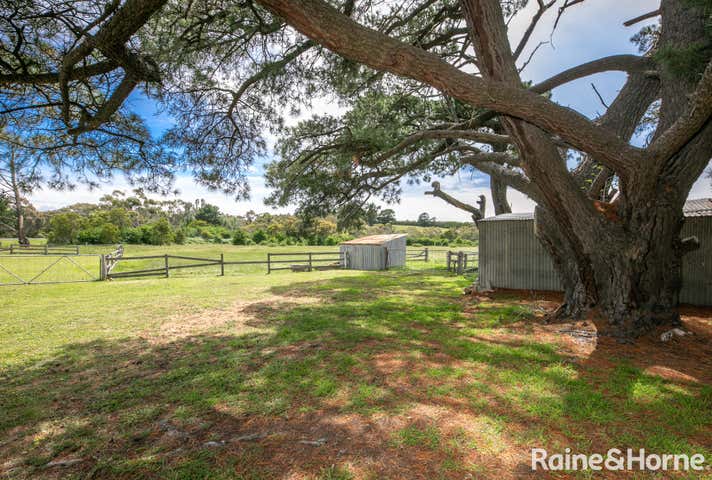 163 Main Road Riddells Creek VIC 3431 - Image 15