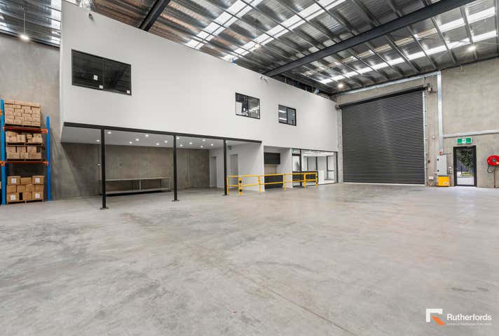 19 Quinlan Road Epping VIC 3076 - Image 2