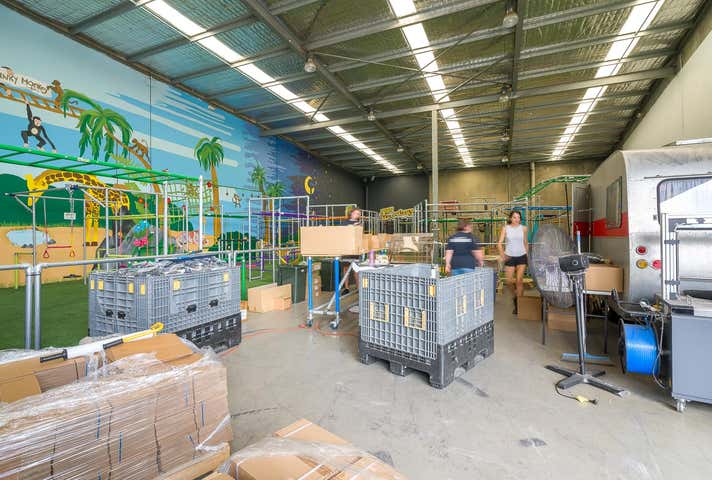 9 Cutting Way Yangebup WA 6164 - Image 13