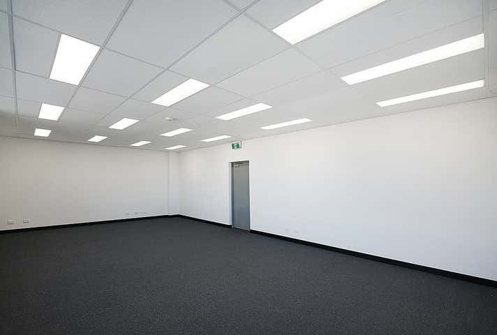 55 Mordaunt Circuit Canning Vale WA 6155 - Image 18