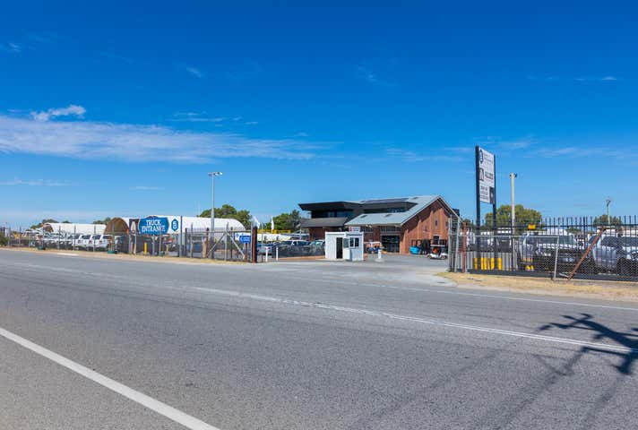 21 Military Road Midland WA 6056 - Image 15