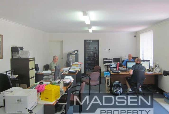 79 Flanders Street Salisbury QLD 4107 - Image 2