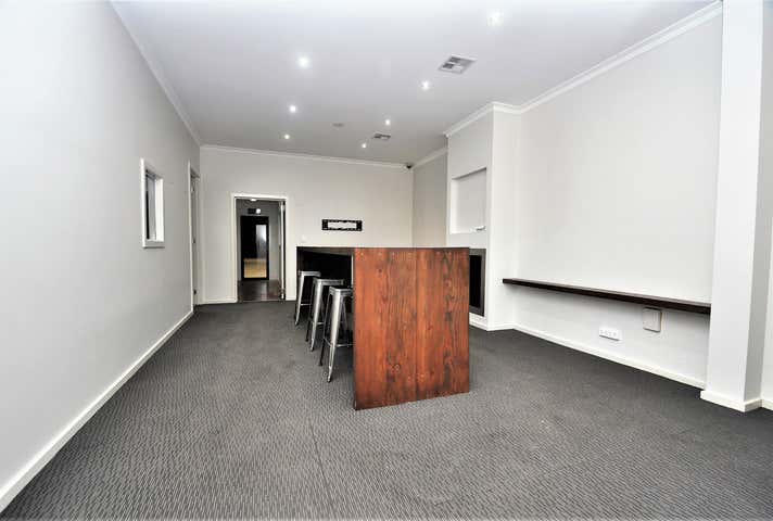 1/8  Wood Street Long Gully VIC 3550 - Image 2