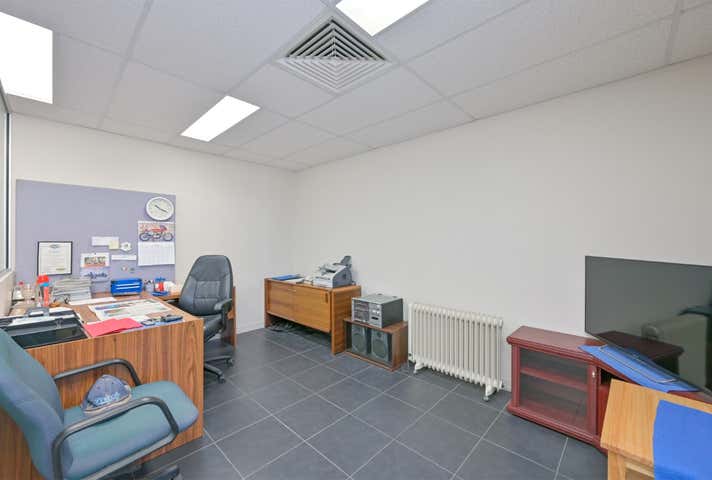 Unit 2, 40 Tacoma Circuit Canning Vale WA 6155 - Image 9