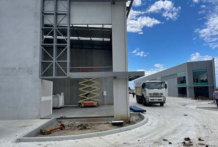 22/4 Milojevic Court Cranbourne VIC 3977 - Image 2