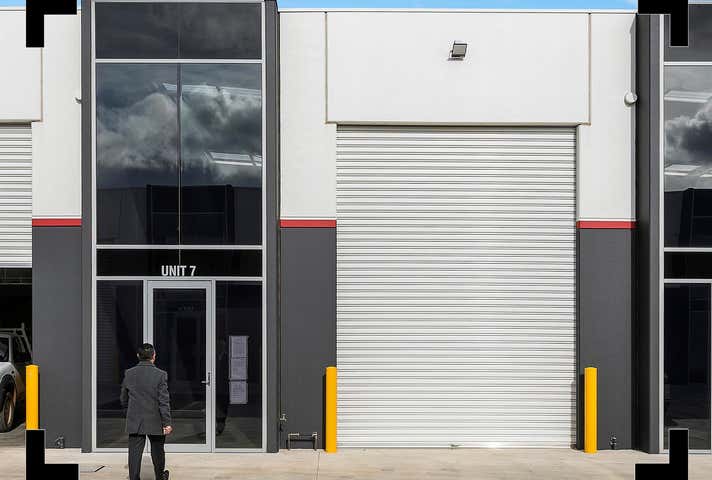 7/4 Network Drive Truganina VIC 3029 - Image 1