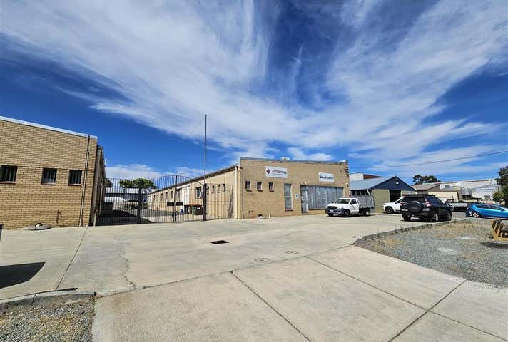 21 River Road Bayswater WA 6053 - Image 2