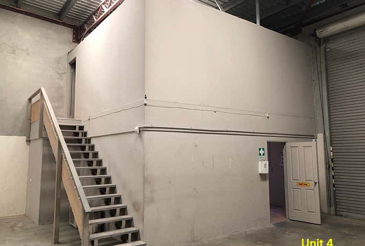 30 Howson Way Bibra Lake WA 6163 - Image 13