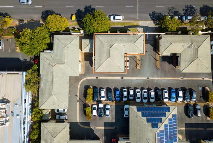 7/5 Executive Drive Burleigh Waters QLD 4220 - Image 3