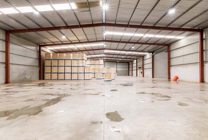 18-20 Kingstag Crescent Edinburgh North SA 5113 - Image 4