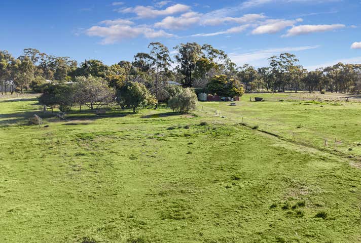 28 Golf Links Road Maiden Gully VIC 3551 - Image 8