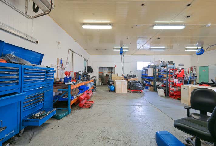 12 Winchester Road Bibra Lake WA 6163 - Image 11