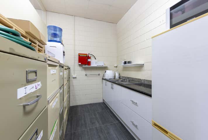 6 and 8, 92 Railway  Street South Altona VIC 3018 - Image 15