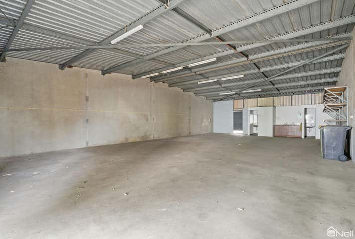 8/4 Malcolm Road Maddington WA 6109 - Image 2