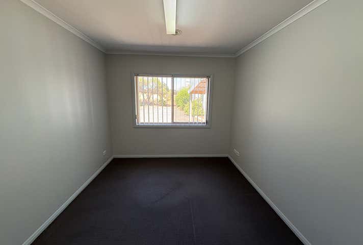 2 & 4/48 Conrad Place Lavington NSW 2641 - Image 12