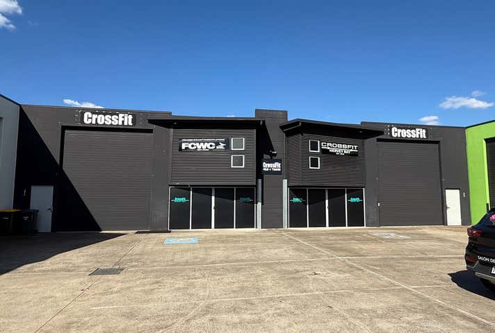 3 & 4/92 Beach Road Pialba QLD 4655 - Image 3