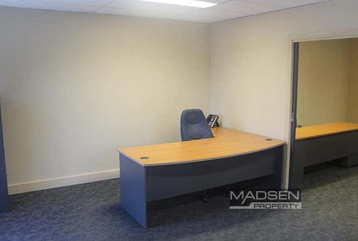 2/30 Walker Street Tennyson QLD 4105 - Image 6