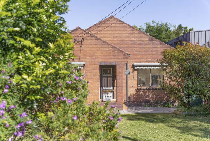 7 Minogue Crescent Forest Lodge NSW 2037 - Image 2