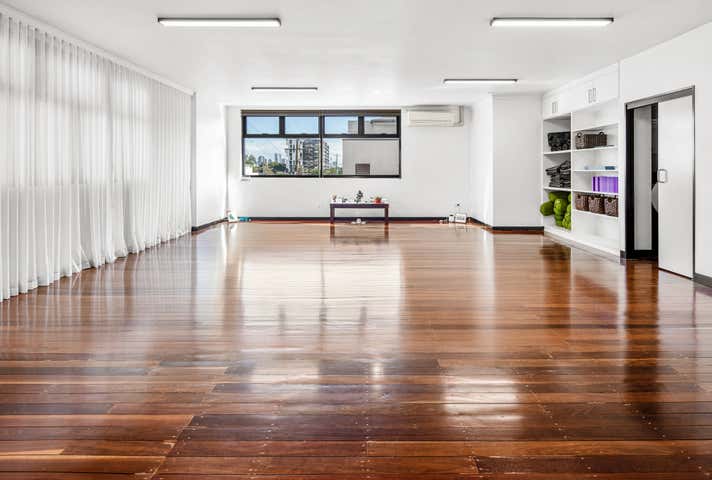 1/164 Cavendish Road Coorparoo QLD 4151 - Image 4