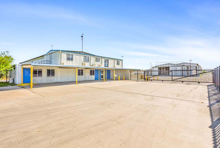 393-409 McLaughlin Street Parkhurst QLD 4702 - Image 19