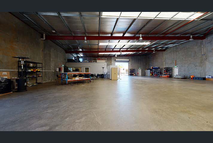 19 Weatherburn Way Kardinya WA 6163 - Image 6