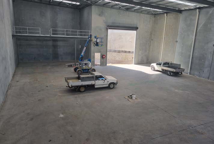 Unit 2, 53 Barley Place Canning Vale WA 6155 - Image 6