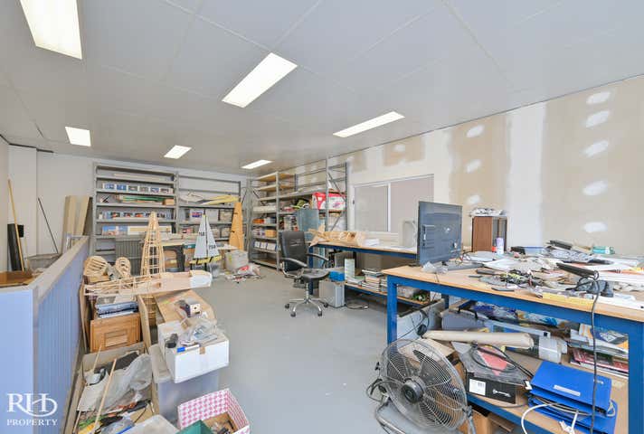 9/8 Hurley Street Canning Vale WA 6155 - Image 13