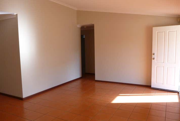 9 Runyon Road Midvale WA 6056 - Image 6