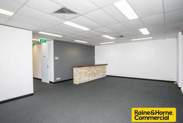 Unit 4 / 1892 Beach Road Malaga WA 6090 - Image 8