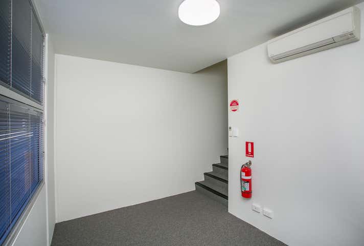 Unit 3, 17 Caloundra Rd Clarkson WA 6030 - Image 2