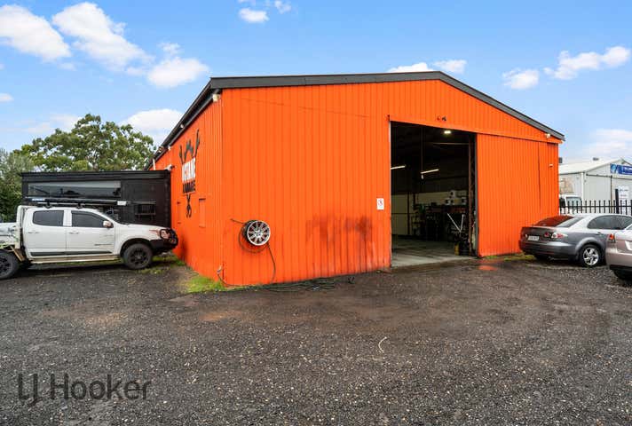 7 Barfield Crescent Edinburgh North SA 5113 - Image 4