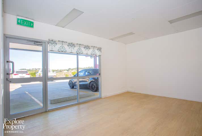 8/13 Carl Street Rural View QLD 4740 - Image 6