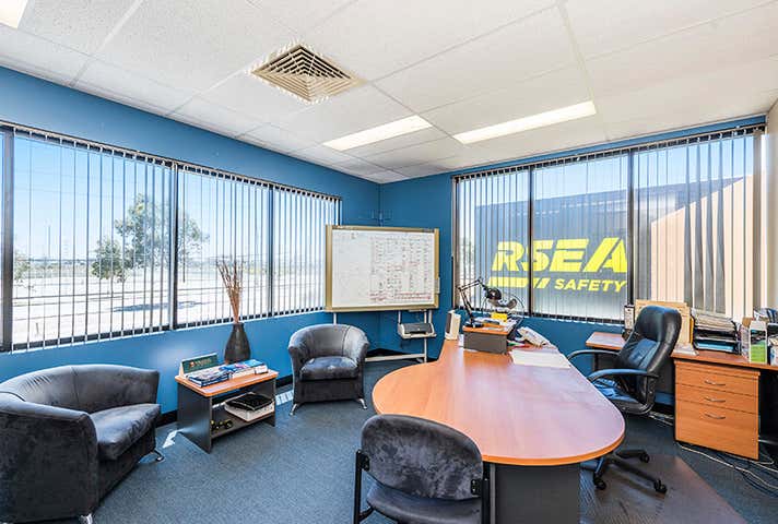 2/1956 Beach Road Malaga WA 6090 - Image 3