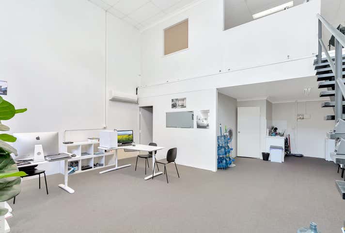 Unit 4 , 385 Oxley Drive Runaway Bay QLD 4216 - Image 1