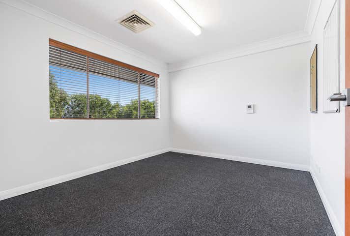 2a/65 Riverside Place Morningside QLD 4170 - Image 3