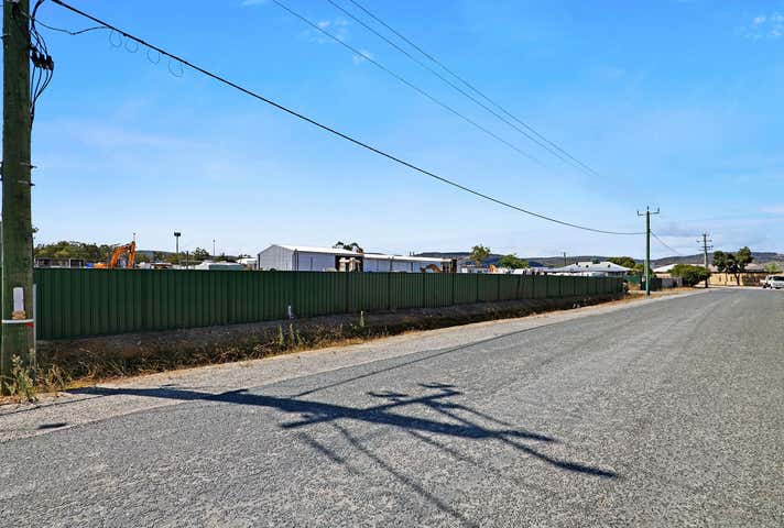 7 Myola Place South Maddington WA 6109 - Image 4