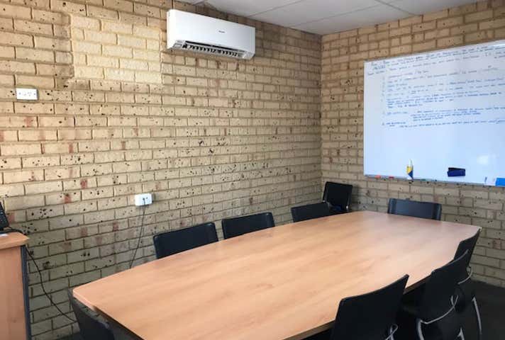 33 Rothschild Place Midvale WA 6056 - Image 17