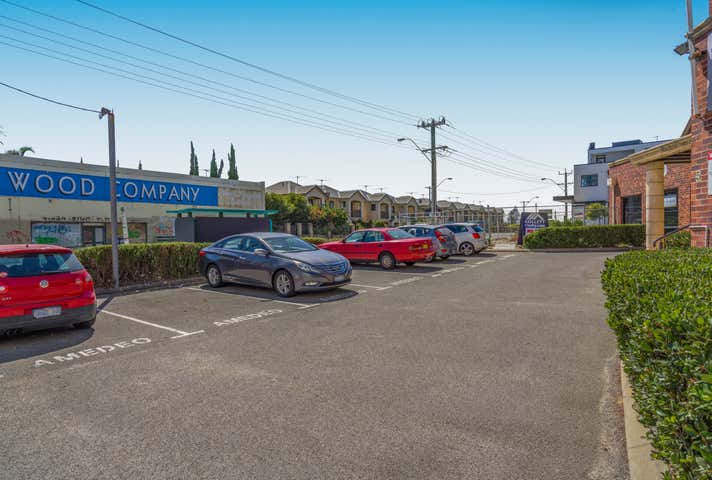 2/5 Rockingham Road Hamilton Hill WA 6163 - Image 2