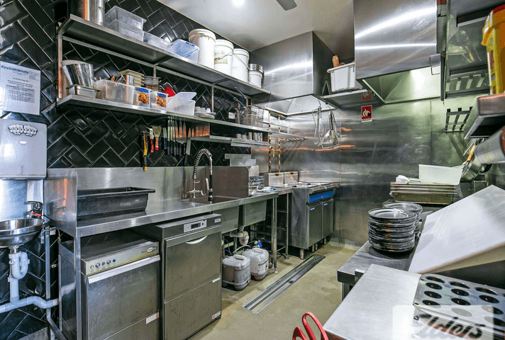 4 Newman Avenue Camp Hill QLD 4152 - Image 4