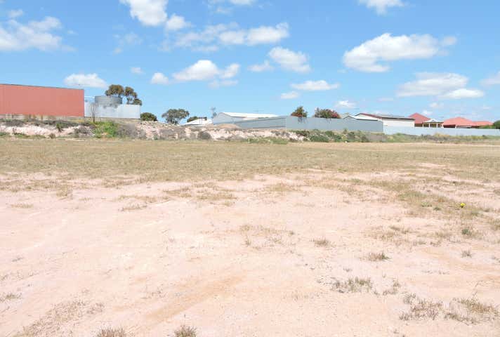 13 Chris Collins Court Murray Bridge SA 5253 - Image 4