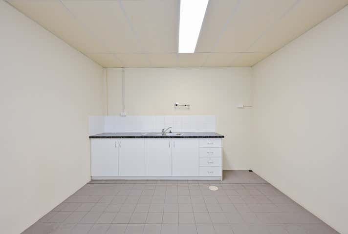 2/30 Discovery Drive Bibra Lake WA 6163 - Image 17