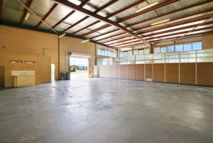 2/1 Dampier Road Welshpool WA 6106 - Image 2