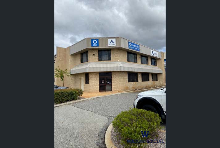 70 Kent Way Malaga WA 6090 - Image 2