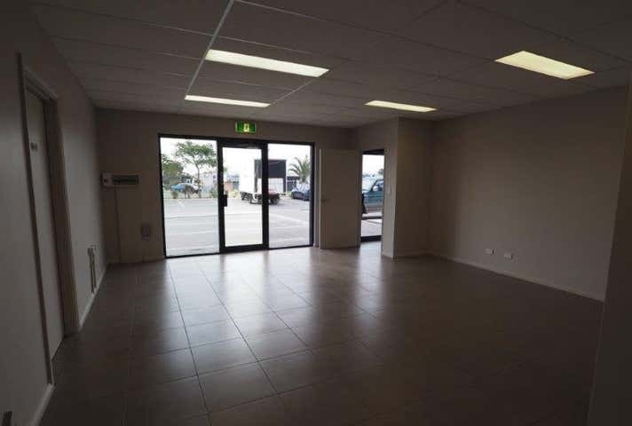 2/76 Berriman Dr Wangara WA 6065 - Image 6