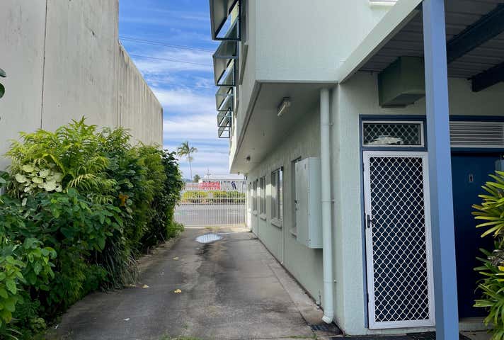 212 Mulgrave Road Westcourt QLD 4870 - Image 12