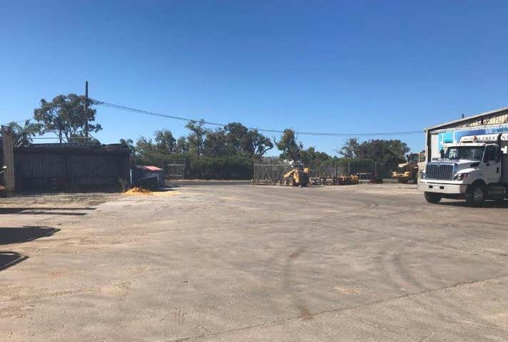 236 Gnangara Rd Landsdale WA 6065 - Image 15