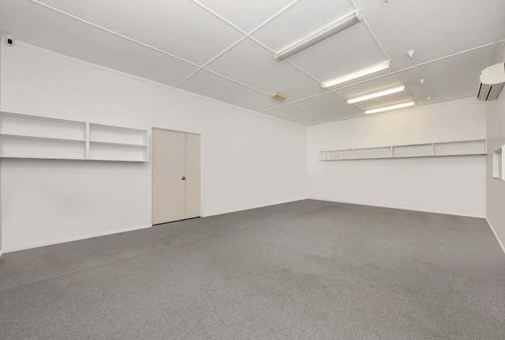 2/36-40 Ingham Road West End QLD 4810 - Image 8