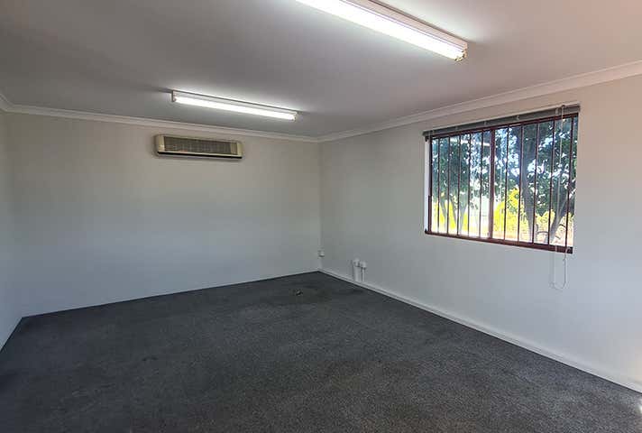 30 Truganina Rd Malaga WA 6090 - Image 8
