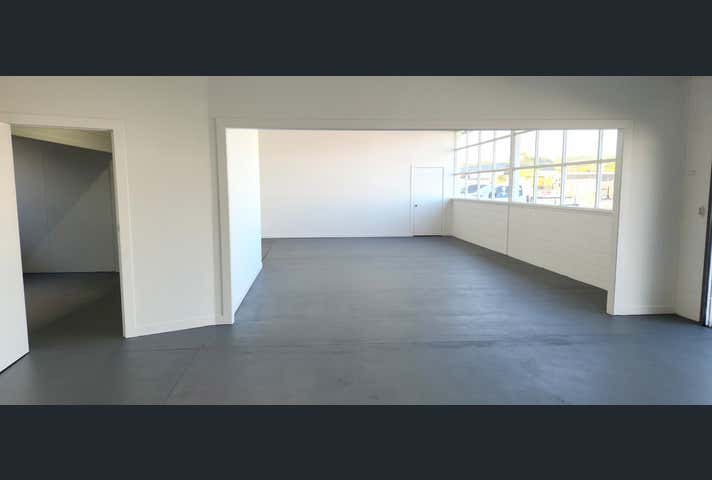 4A1, 50 Currumbin Creek Road Currumbin Waters QLD 4223 - Image 4