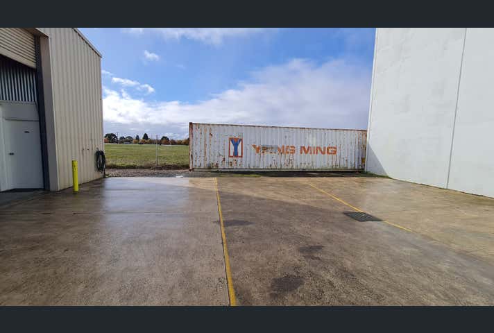 6/3 Grandlee Drive Wendouree VIC 3355 - Image 7